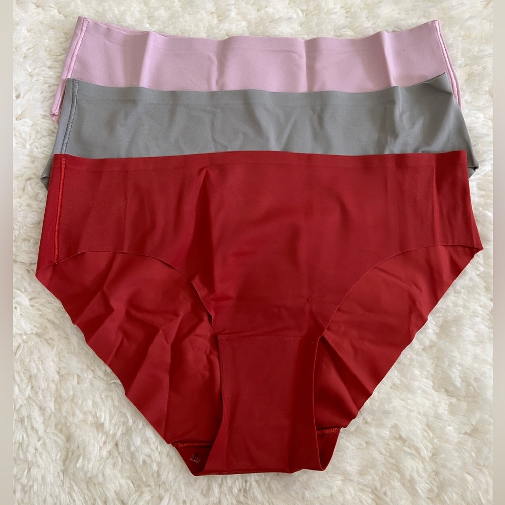 Lululemon InvisiWear Mid-Rise Bikini Underwear 3 Pack